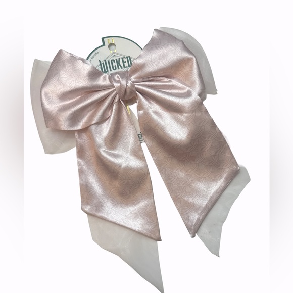 Scunci Wicked Blush Hair Accessories Set
4 Piece Set
New with Tags - Picture 3 of 5